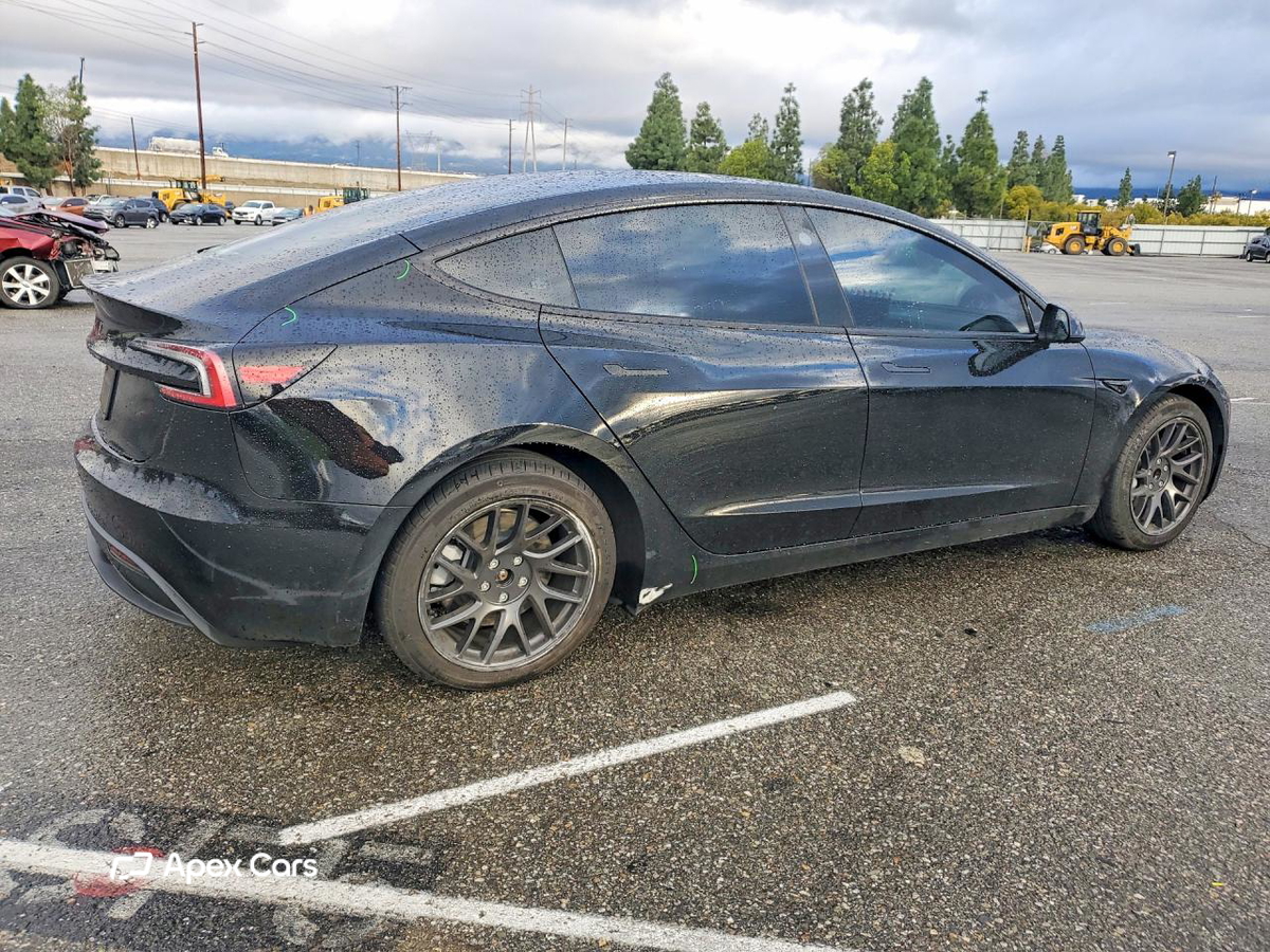 Tesla Model 3 2024