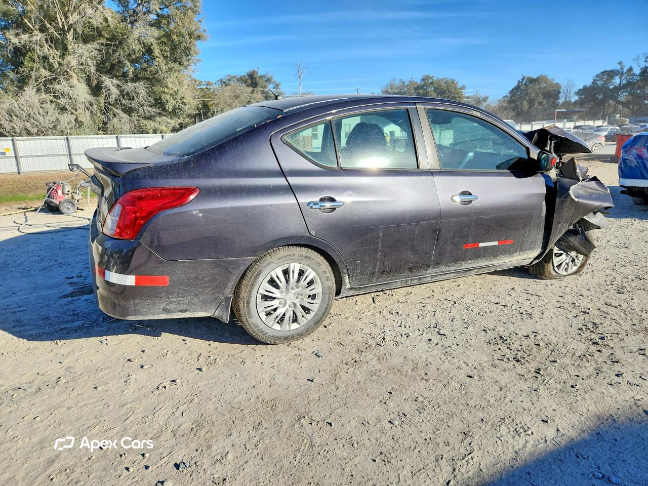 Nissan Versa 2015