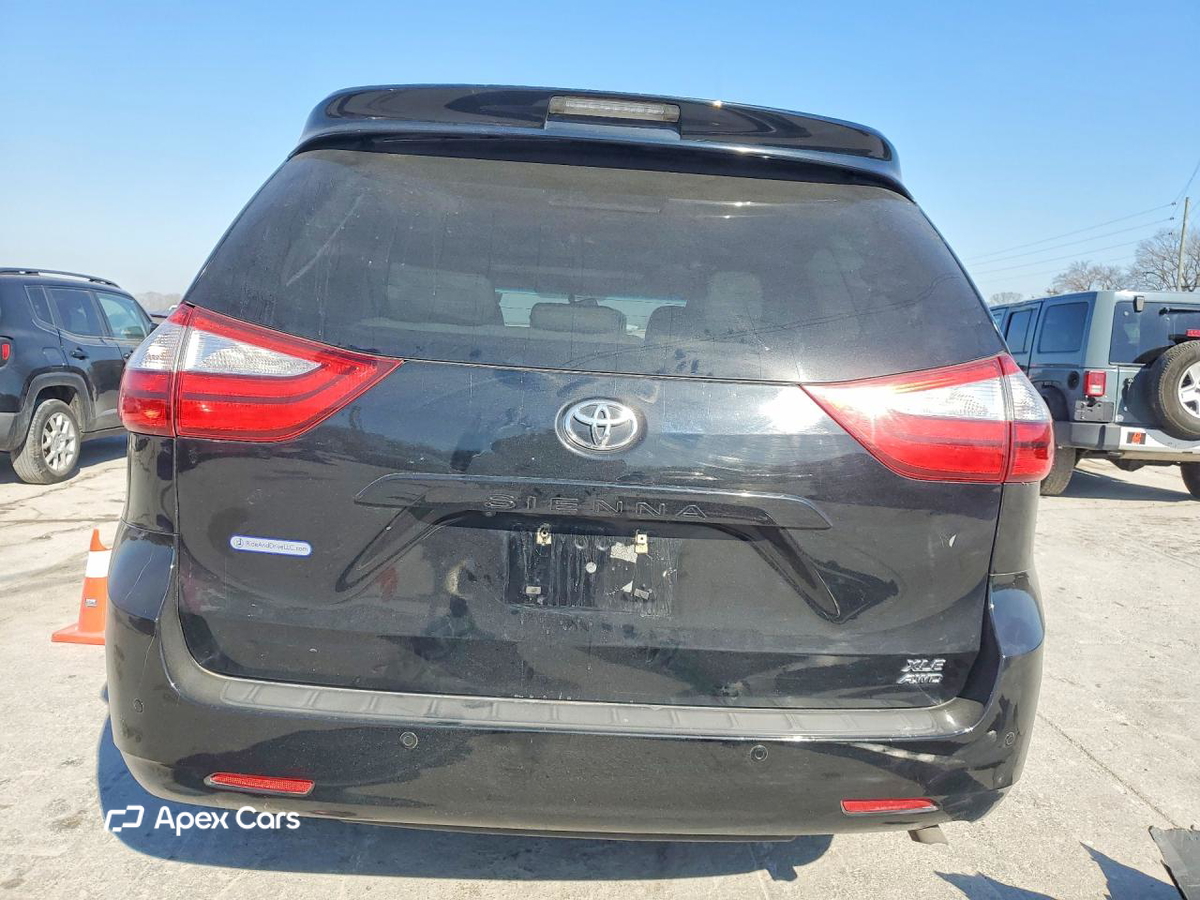 Toyota Sienna 2015