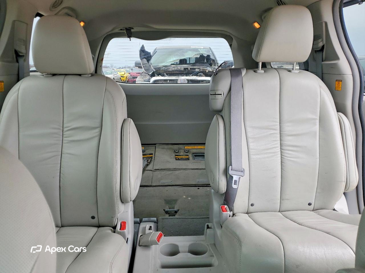 Toyota Sienna 2012