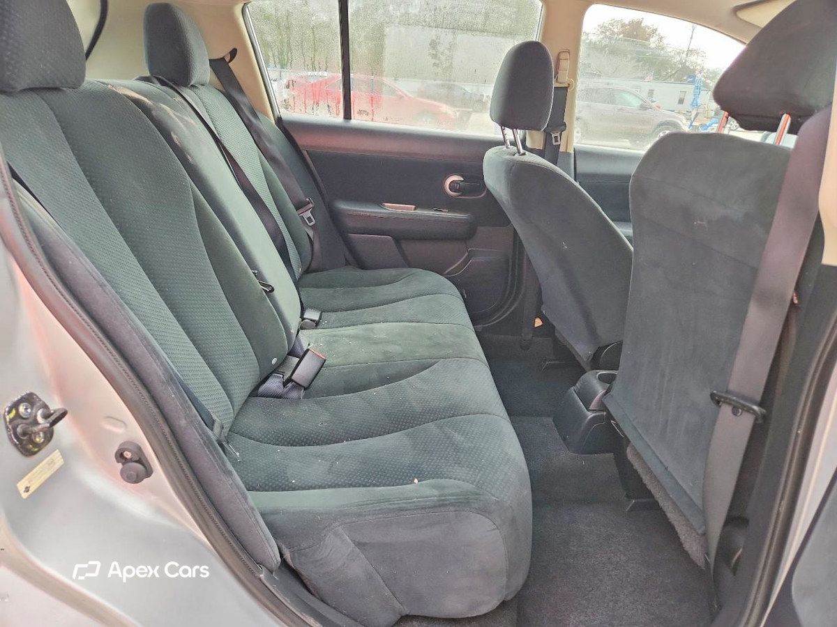 Nissan Versa 2012