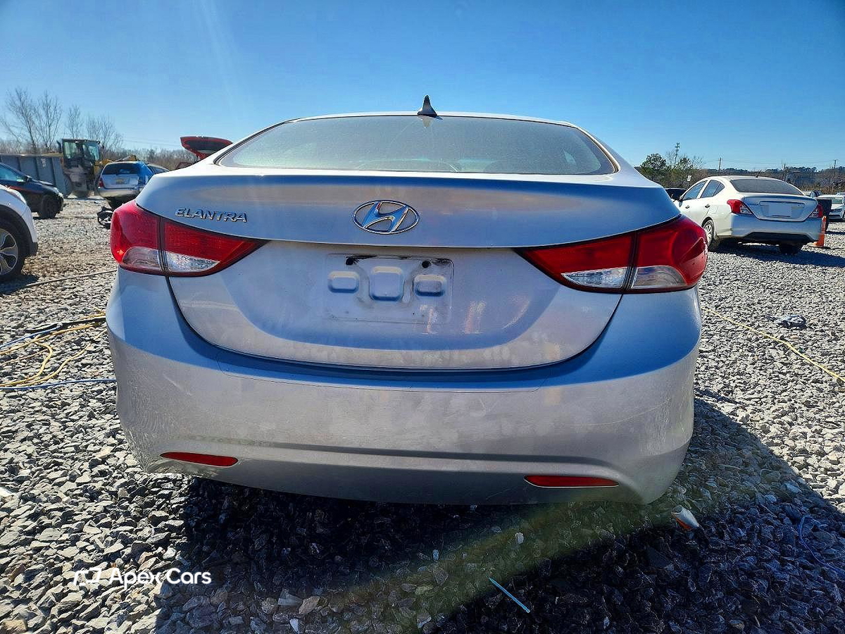 Hyundai Elantra 2011