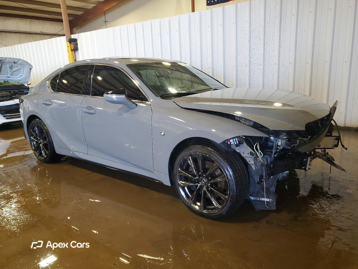 Lexus IS 2024