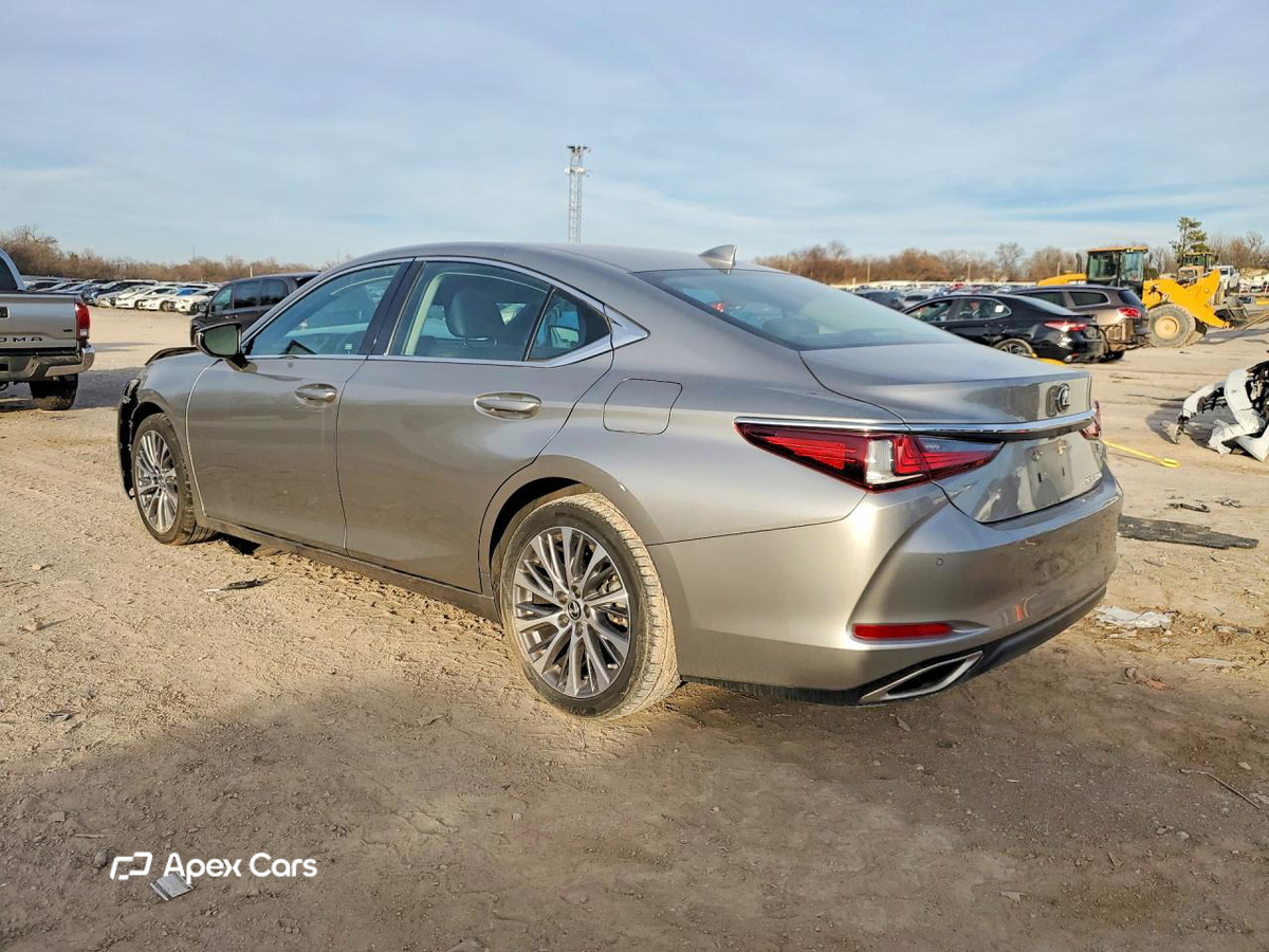 Lexus ES 2021