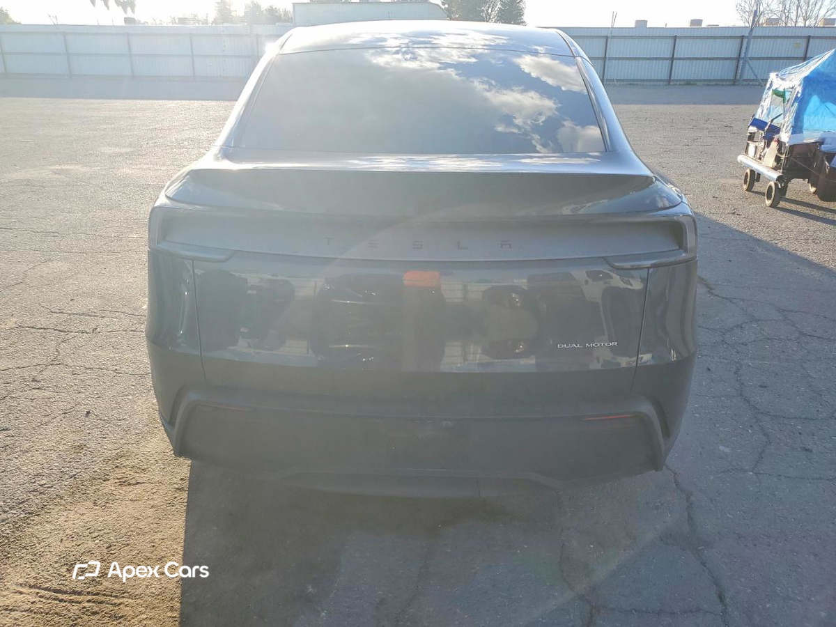 Tesla Model Y 2026