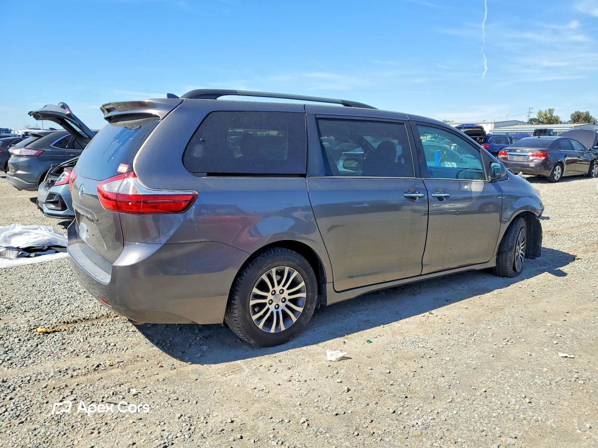 Toyota Sienna 2018