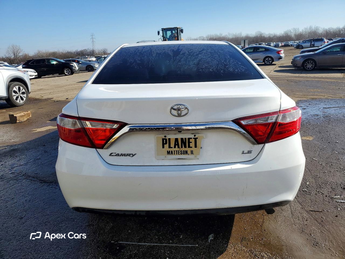 Toyota Camry 2016