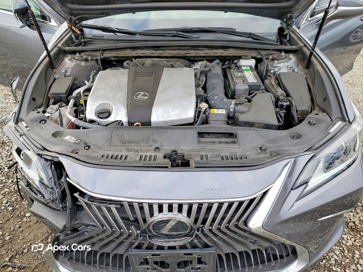 Lexus ES 2019