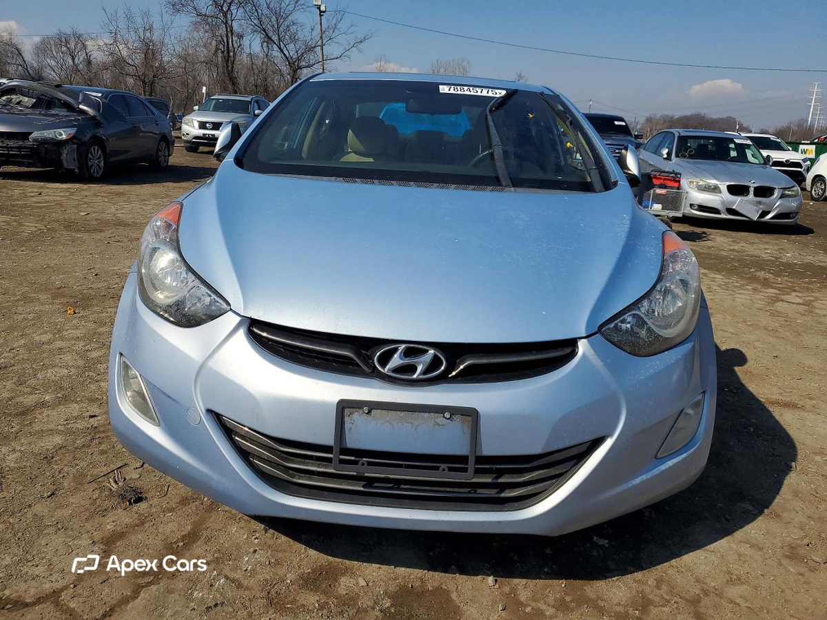 Hyundai Elantra 2012