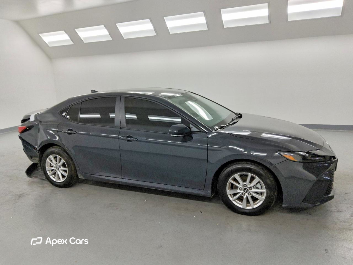 Toyota Camry 2025