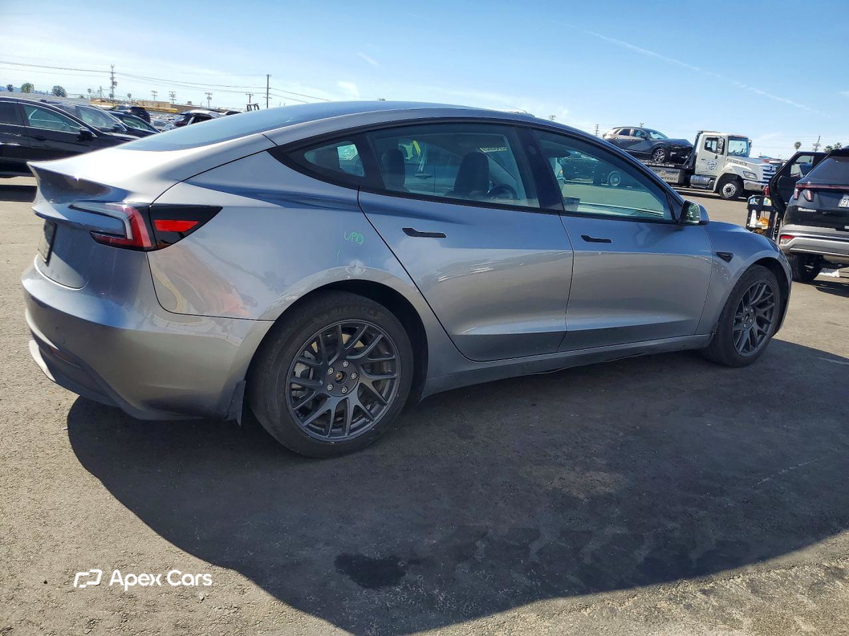 Tesla Model 3 2025