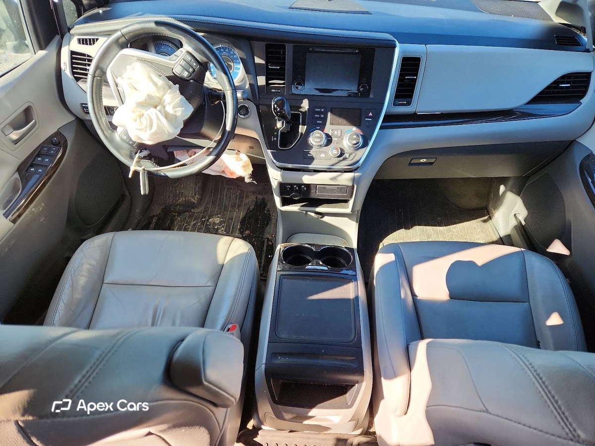 Toyota Sienna 2016