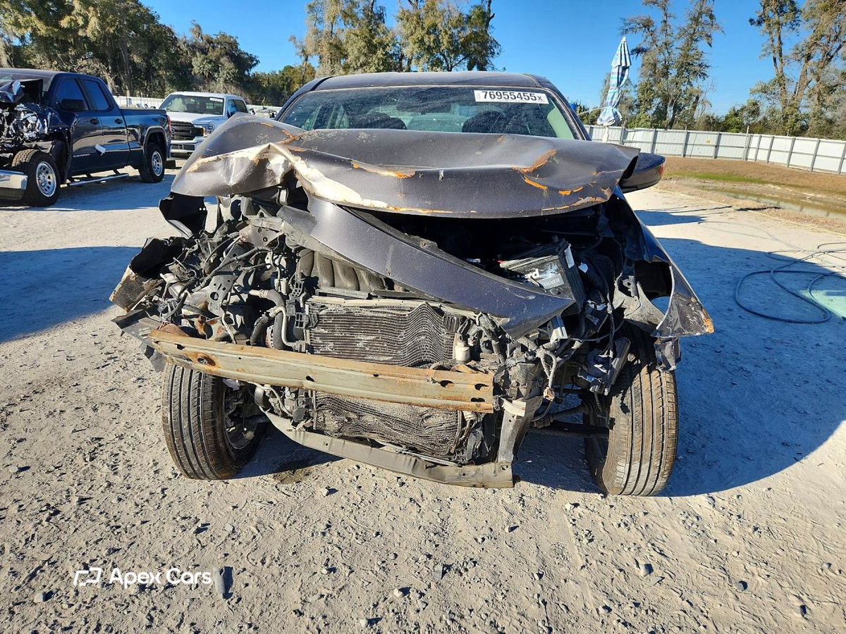 Nissan Versa 2015