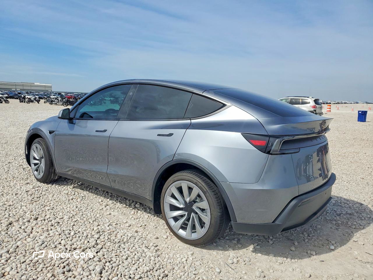 Tesla Model Y 2026