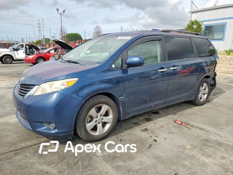 Toyota Sienna 2012 - Image 1 of 14