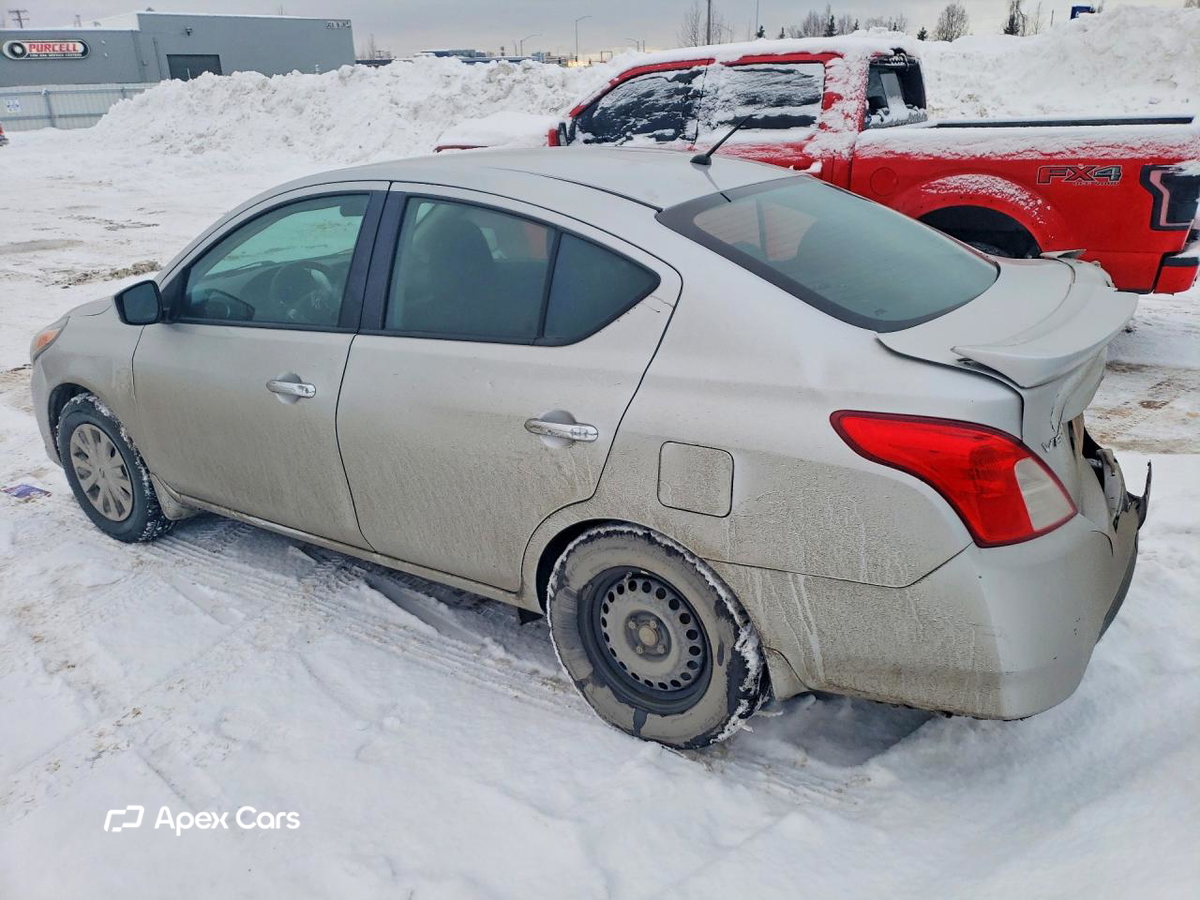 Nissan Versa 2015