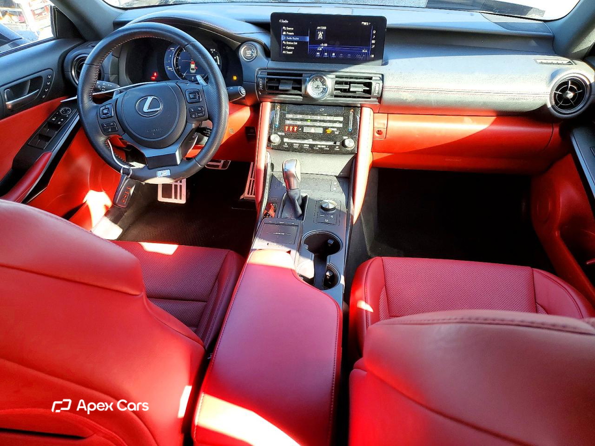 Lexus IS 2024