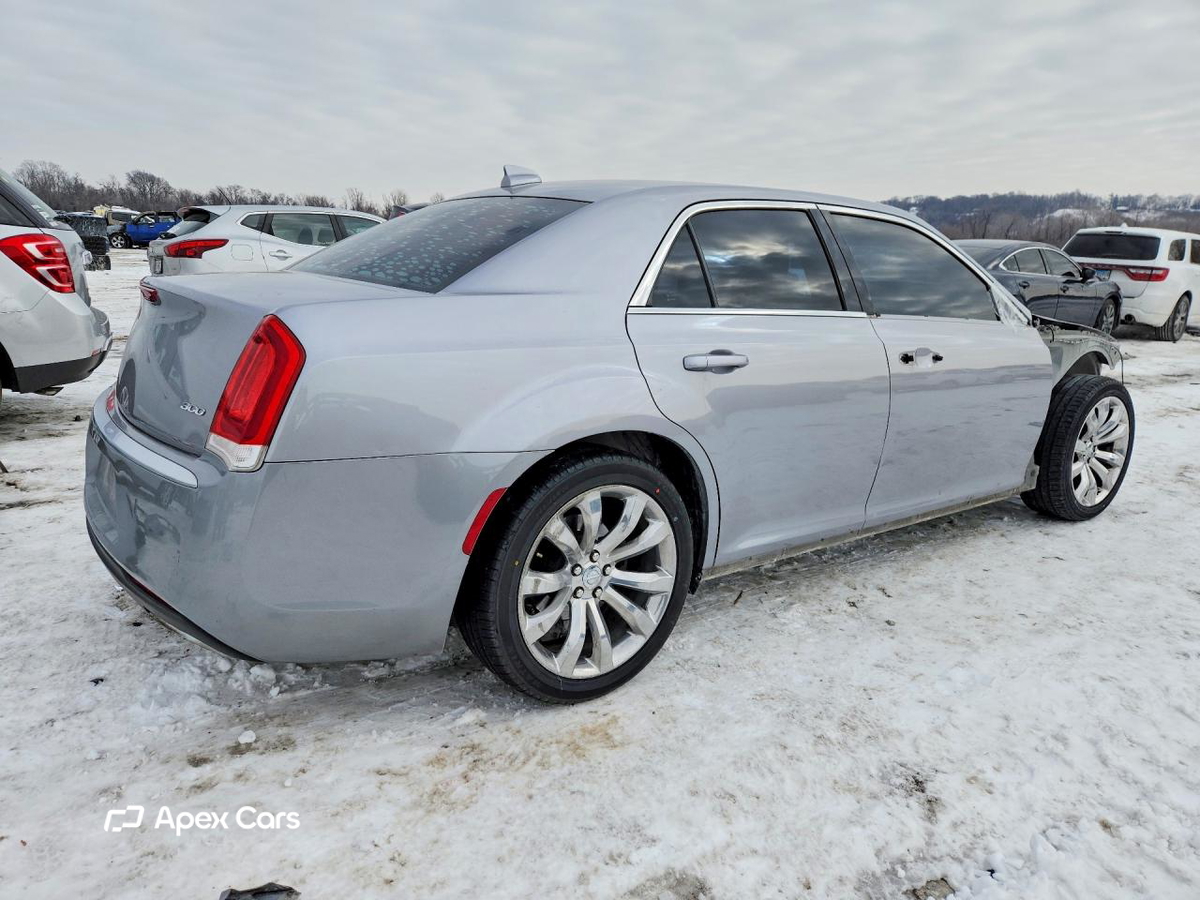 Chrysler 300 2018