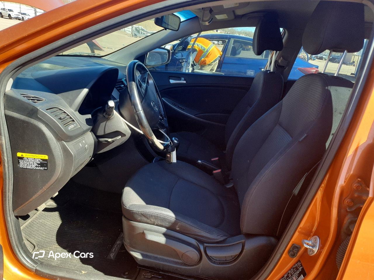Hyundai Accent 2015