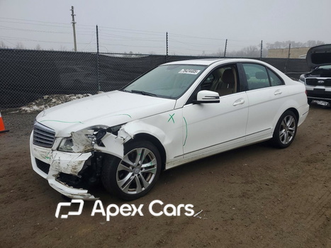 Mercedes-Benz  2013 - Image 1 of 12