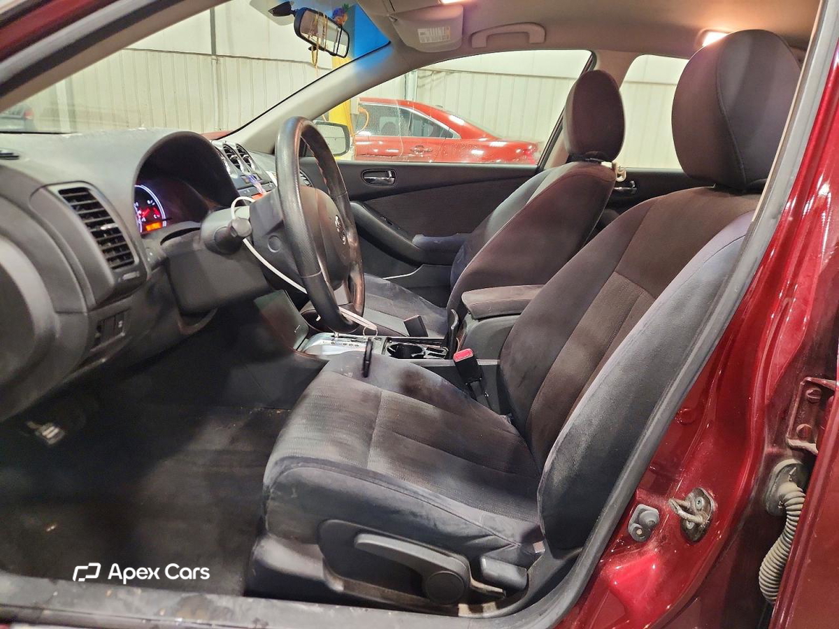 Nissan Altima 2010