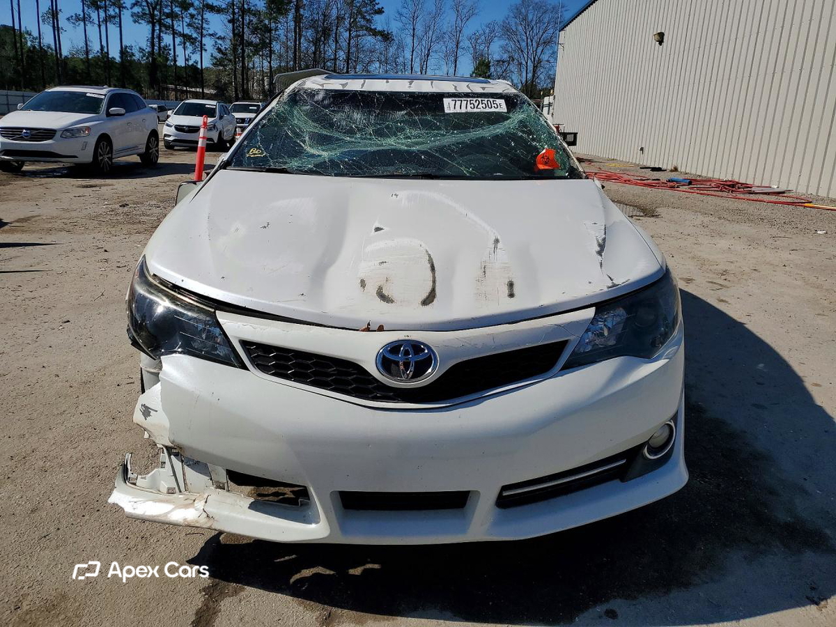 Toyota Camry 2014