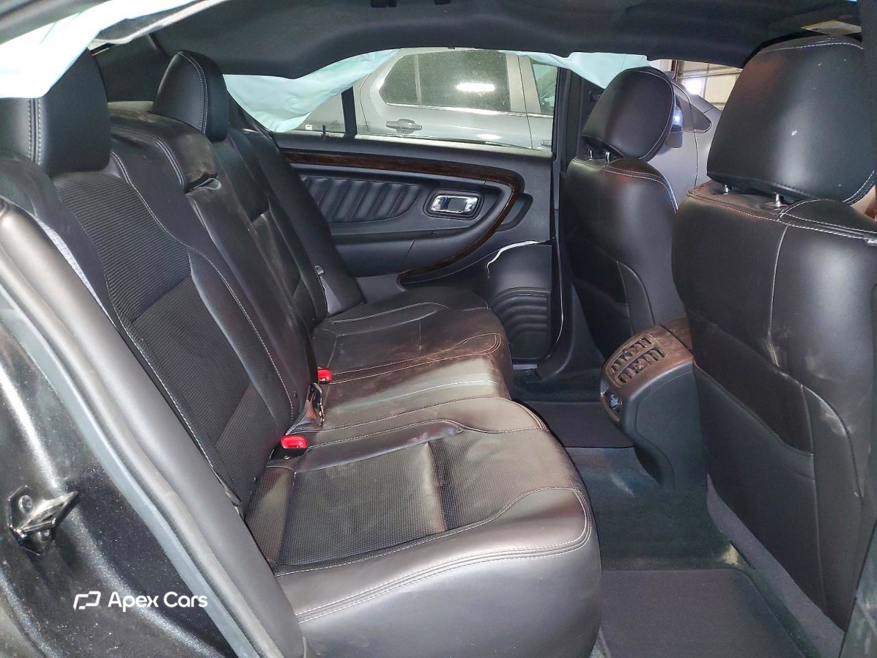 Ford Taurus 2016
