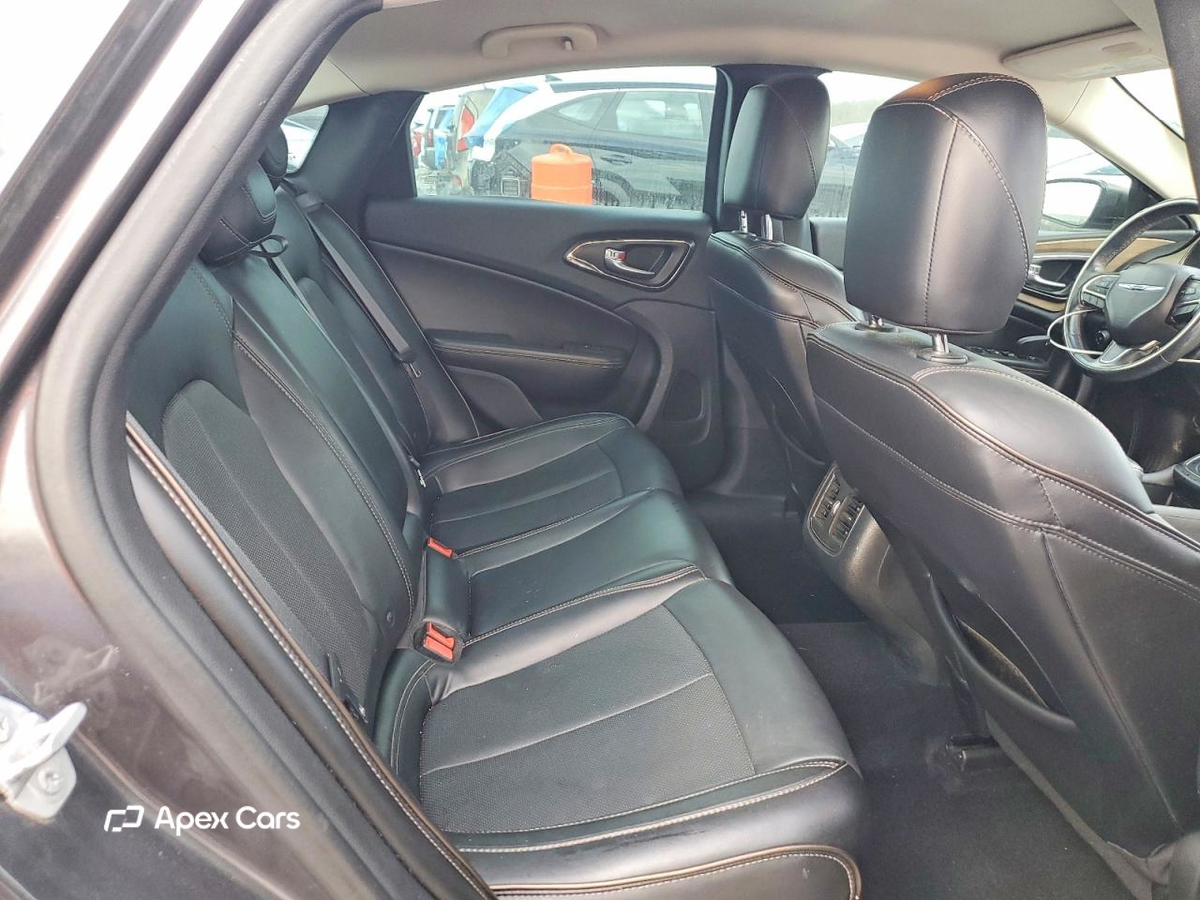 Chrysler 200 2015