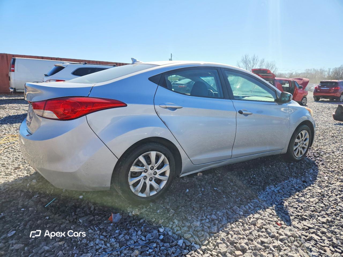 Hyundai Elantra 2011