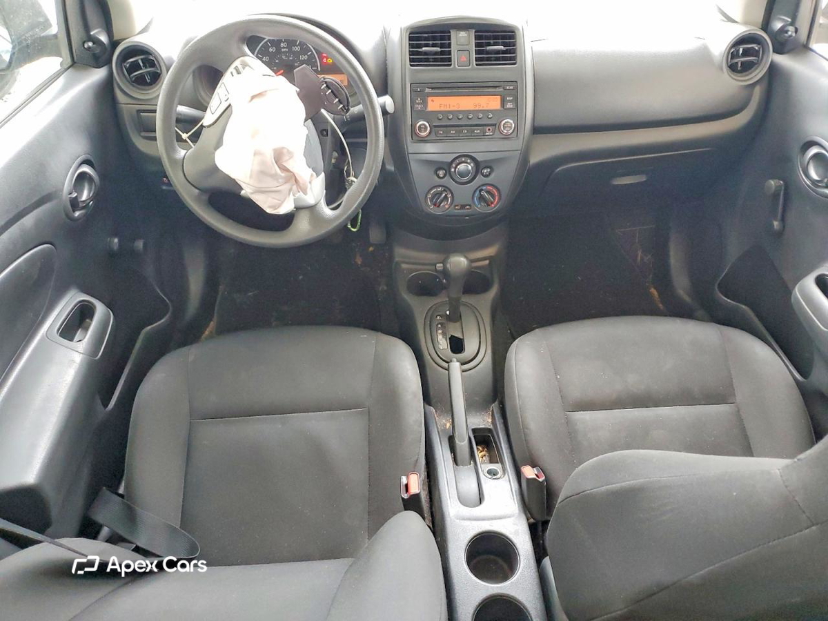 Versa 2015