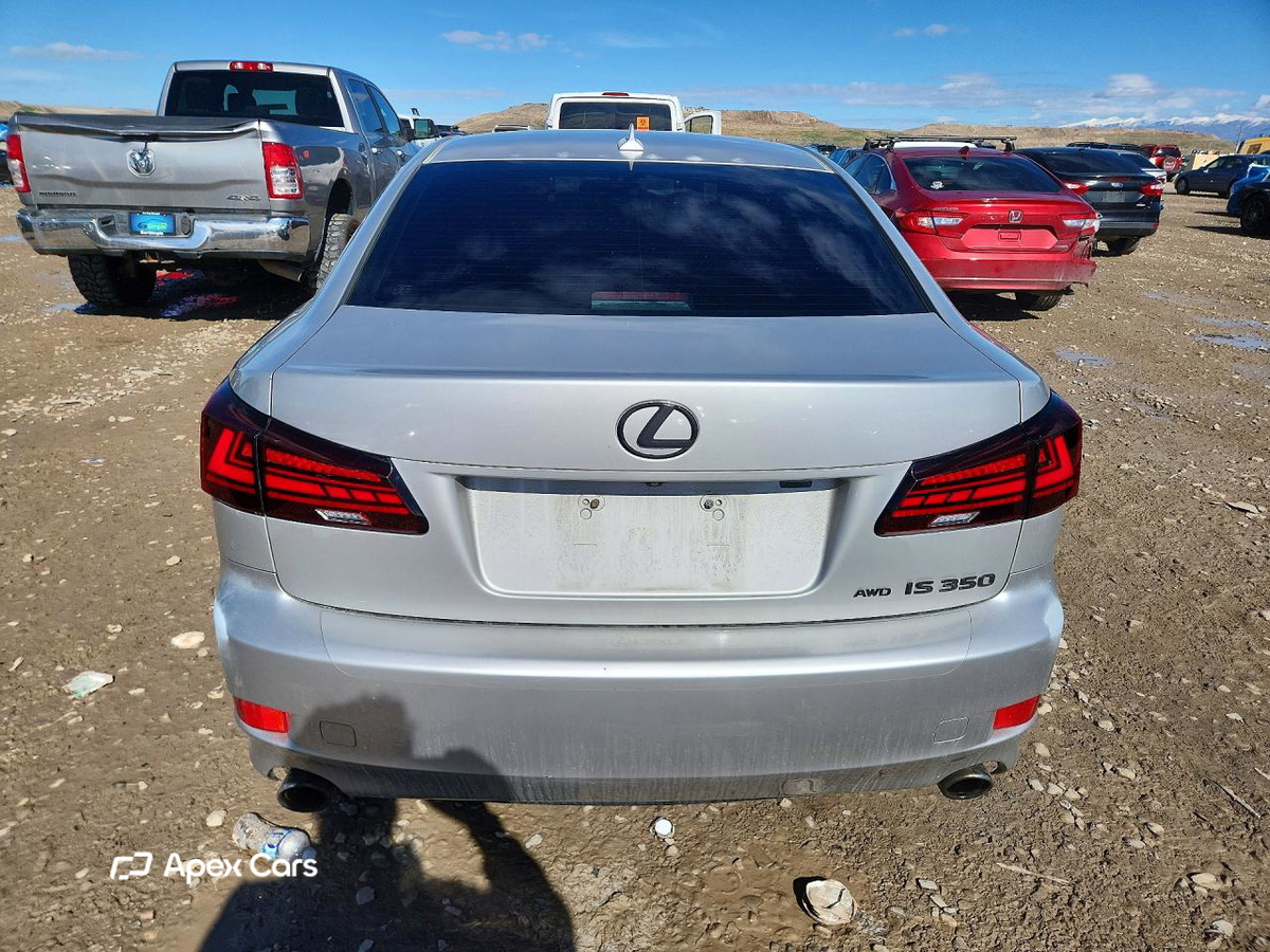Lexus IS 2011
