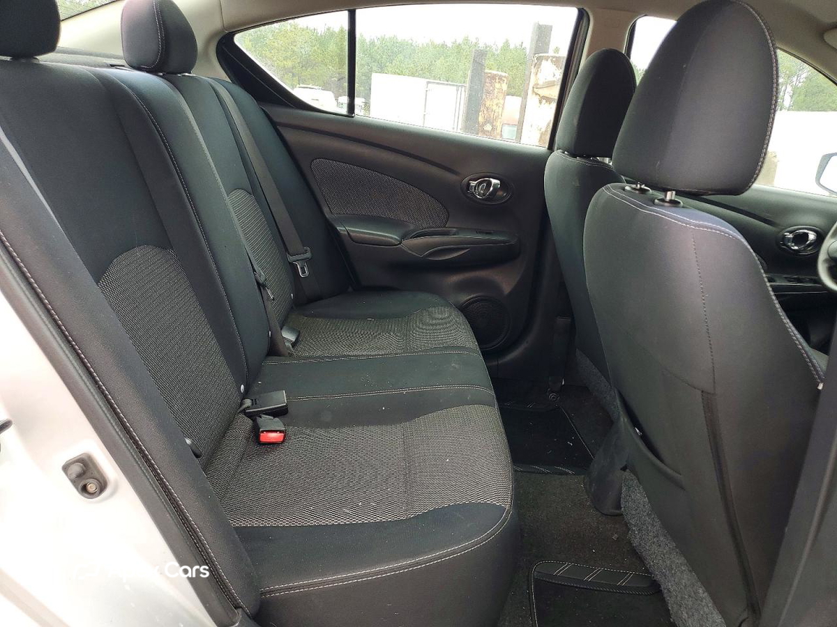 Nissan Versa 2015