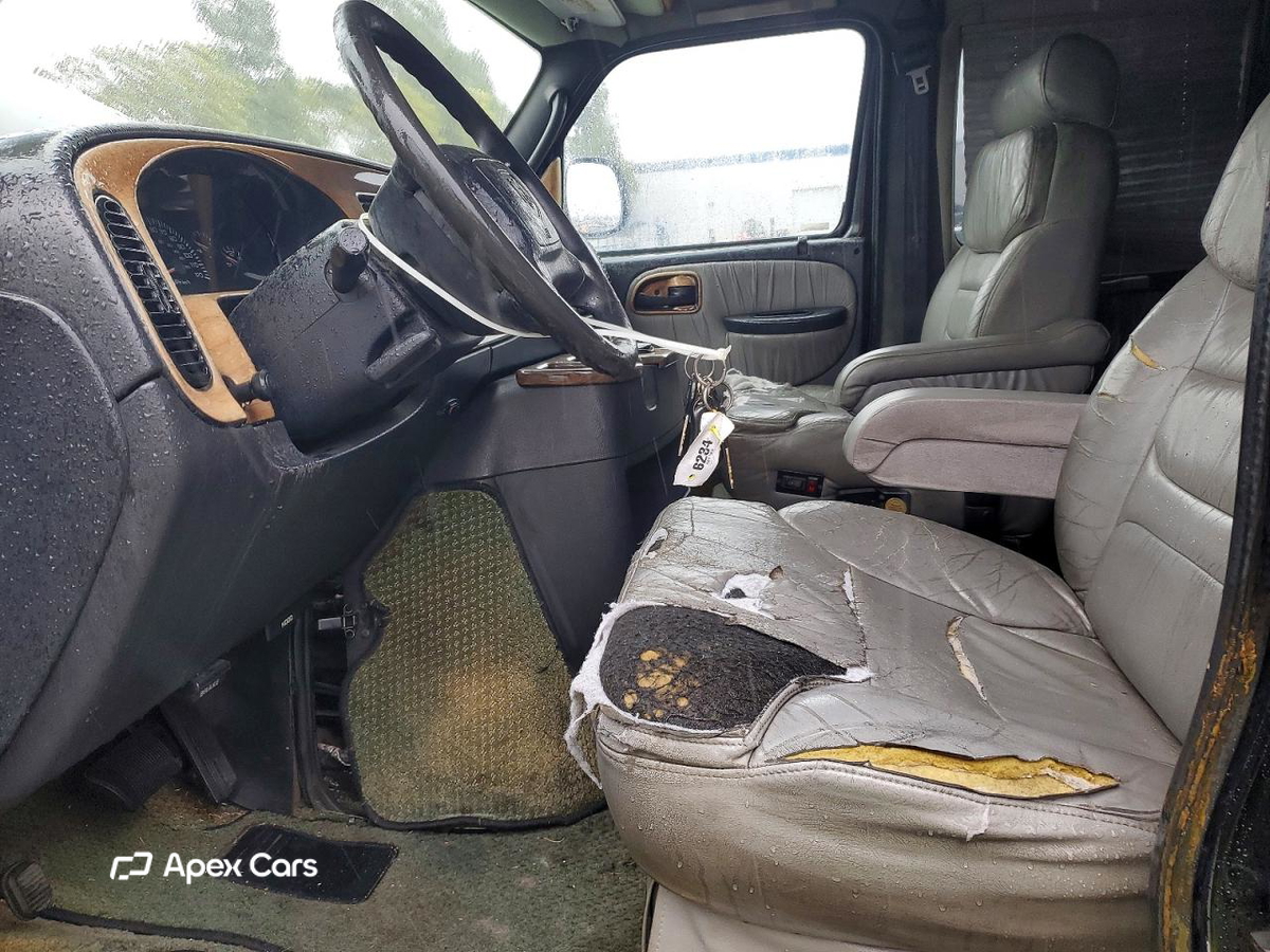 Dodge RAM Van 2002