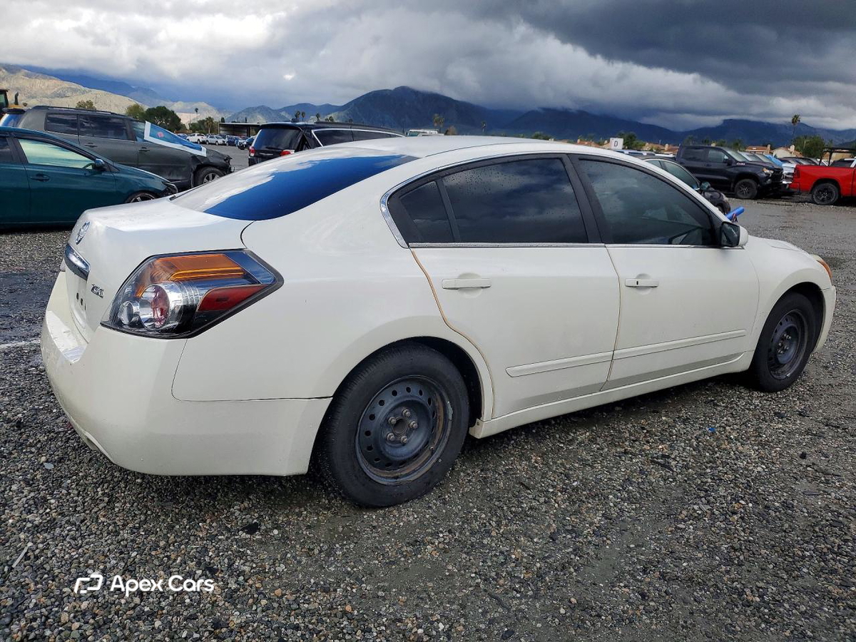 Nissan Altima 2011