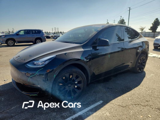 Tesla Model Y 2022 - Image 1 of 13