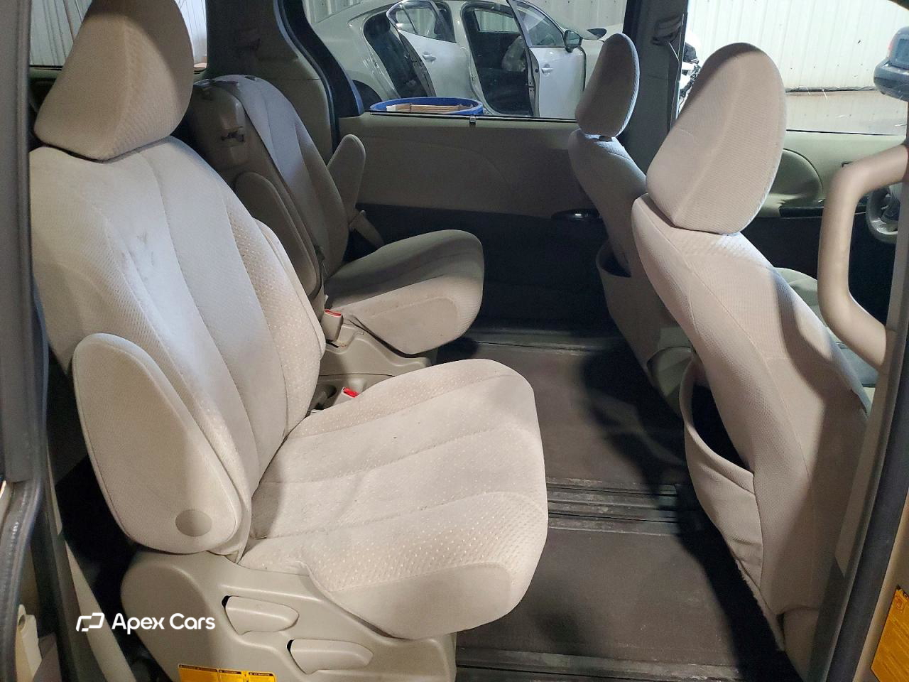 Toyota Sienna 2011