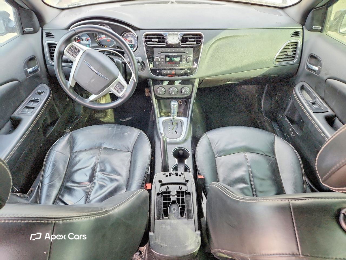 Chrysler 200 2013