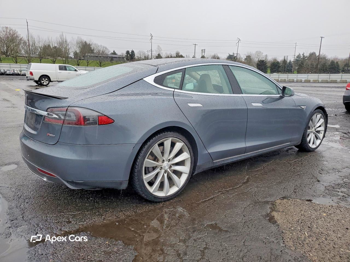 Tesla Model S 2013