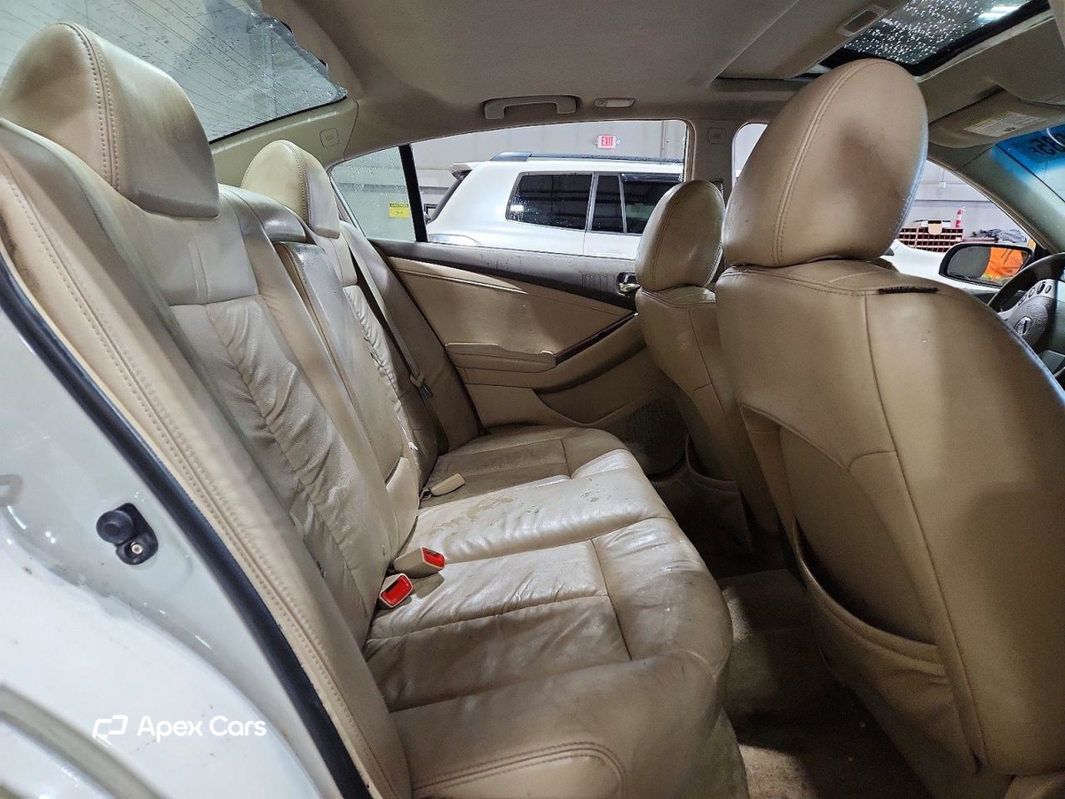Nissan Altima 2011
