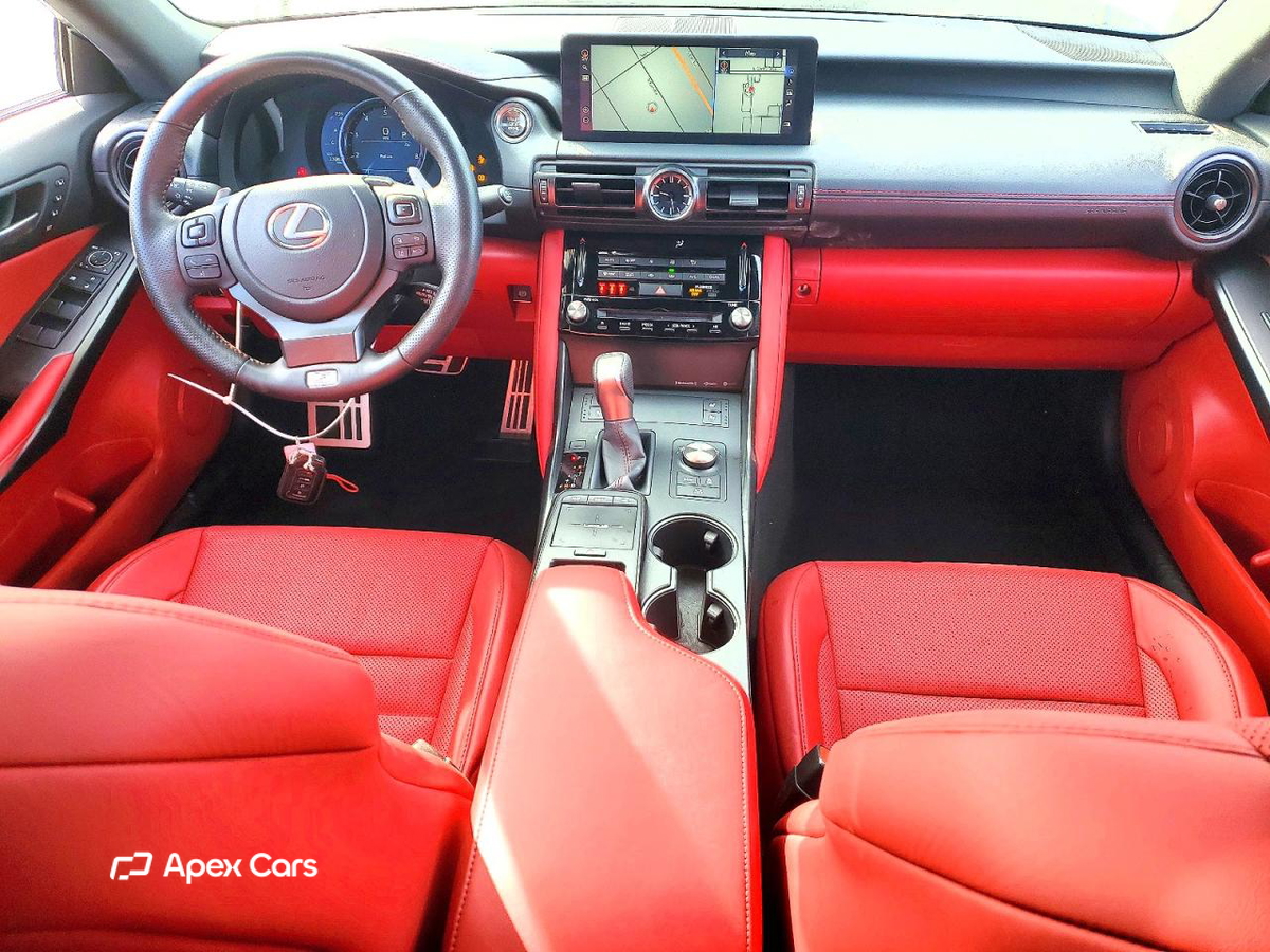 Lexus IS 2025