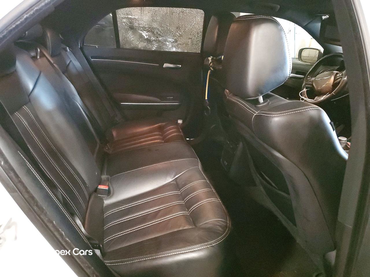 Chrysler 300 2017