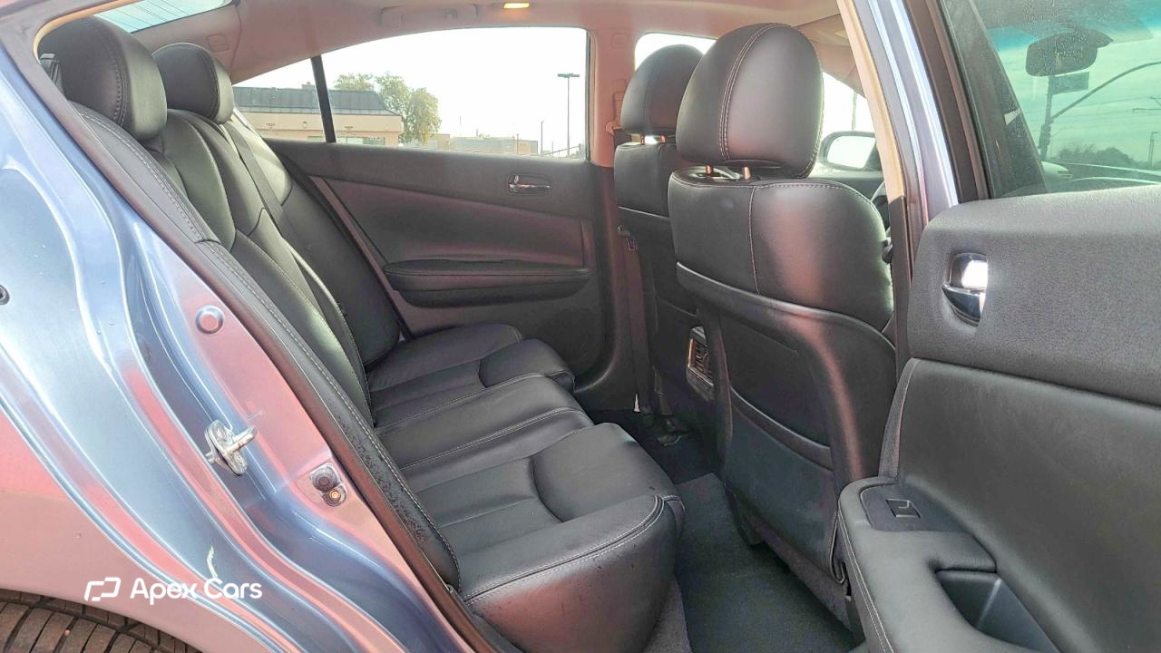 Nissan Maxima 2011