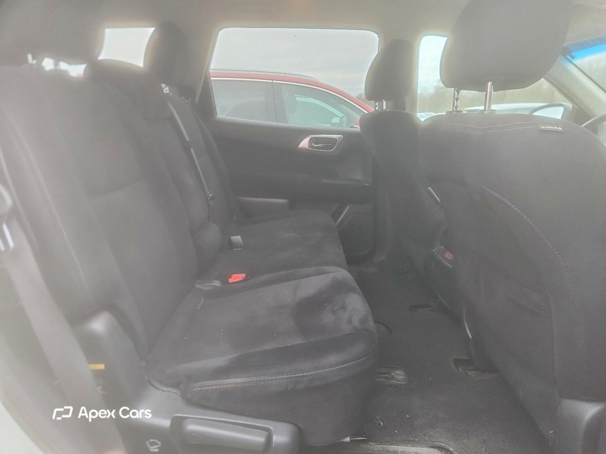 Nissan Pathfinder 2016