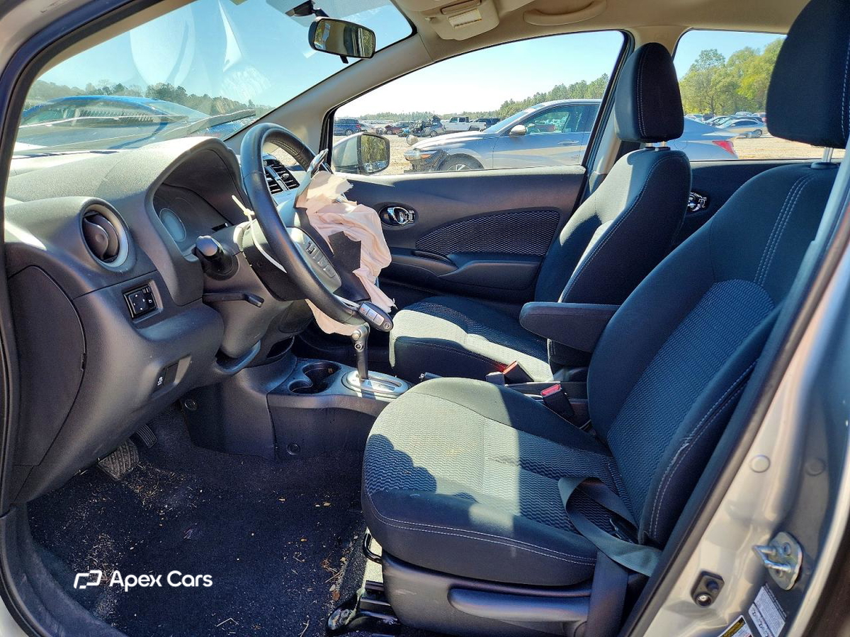 Nissan Versa 2015