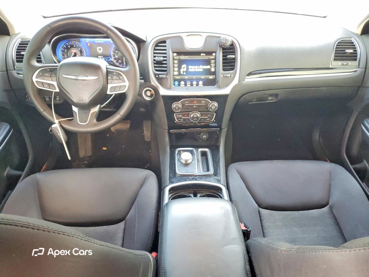 Chrysler 300 2023