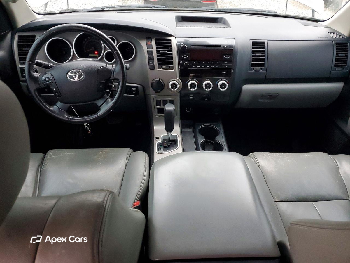 Toyota Sequoia 2013