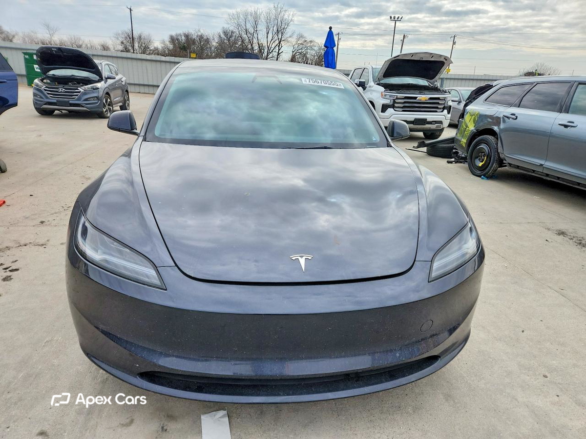 Tesla Model 3 2024