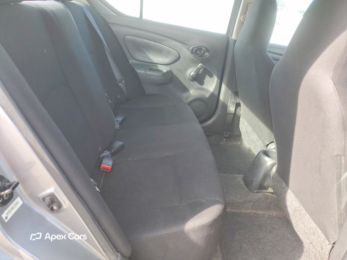 Nissan Versa 2012