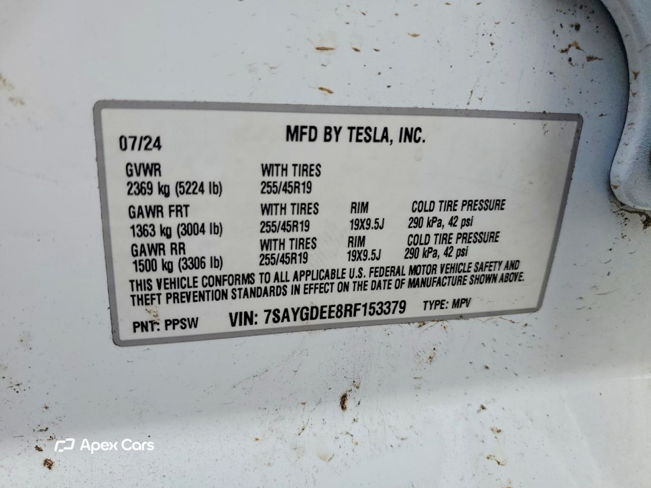 Tesla Model Y 2024