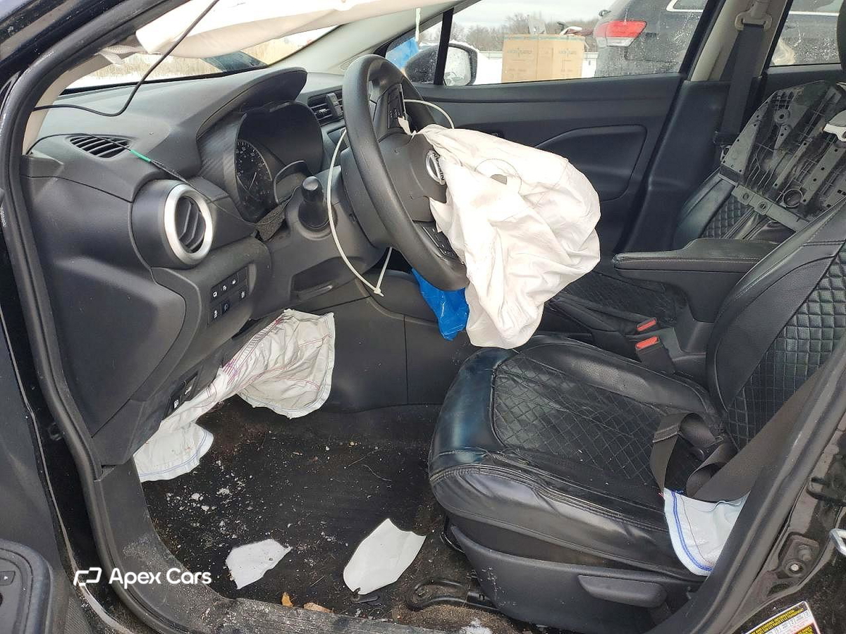 Nissan Versa 2021